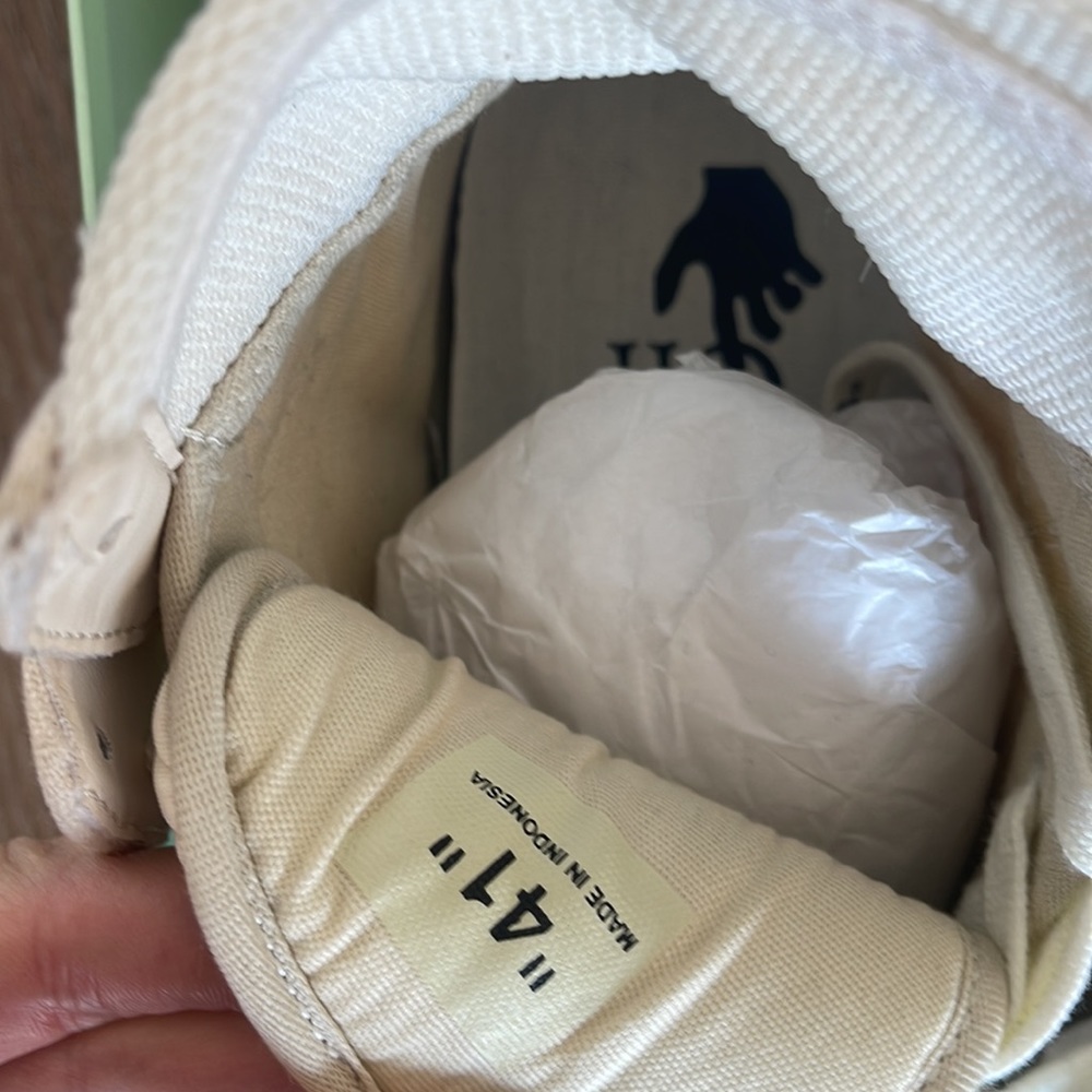 Off white high top sneakers - Picture 3 of 6